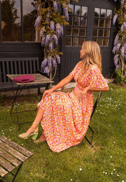 Sara™ - Blomklänningen